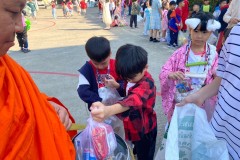 กิจกรรมตักบาตรปีใหม่-ประถมศึกษา-ปี2567-129
