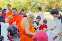 กิจกรรมตักบาตรปีใหม่-ประถมศึกษา-ปี2567-141
