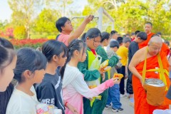 กิจกรรมตักบาตรปีใหม่-ประถมศึกษา-ปี2567-150