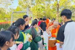 กิจกรรมตักบาตรปีใหม่-ประถมศึกษา-ปี2567-155