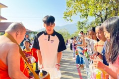กิจกรรมตักบาตรปีใหม่-ประถมศึกษา-ปี2567-166