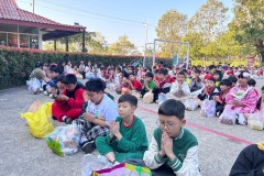 กิจกรรมตักบาตรปีใหม่-ประถมศึกษา-ปี2567-183