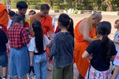 กิจกรรมตักบาตรปีใหม่-ประถมศึกษา-ปี2567-188