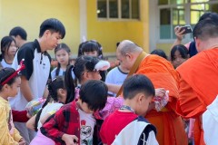 กิจกรรมตักบาตรปีใหม่-ประถมศึกษา-ปี2567-45