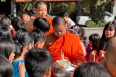 กิจกรรมตักบาตรปีใหม่-ประถมศึกษา-ปี2567-57
