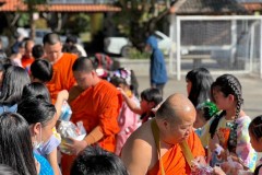 กิจกรรมตักบาตรปีใหม่-ประถมศึกษา-ปี2567-58