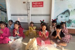 กิจกรรมตักบาตรปีใหม่-อนุบาล-ปี2567-188
