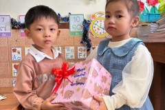กิจกรรมตักบาตรปีใหม่-อนุบาล-ปี2567-68