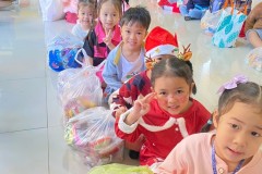 กิจกรรมตักบาตรปีใหม่-อนุบาล-ปี2567-93