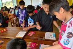 กิจกรรมตักบาตรปีใหม่ประถม-68-23