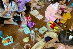 กิจกรรมตักบาตรปีใหม่ประถม-68-59