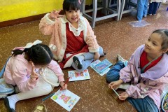 กิจกรรมตักบาตรปีใหม่ประถม-68-64