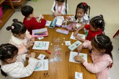 กิจกรรมตักบาตรปีใหม่อนุบาล-68-11