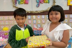 กิจกรรมตักบาตรปีใหม่อนุบาล-68-156