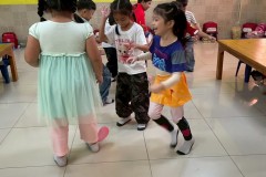 กิจกรรมตักบาตรปีใหม่อนุบาล-68-157