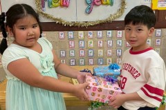 กิจกรรมตักบาตรปีใหม่อนุบาล-68-159