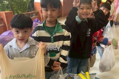 กิจกรรมตักบาตรปีใหม่อนุบาล-68-160