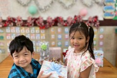 กิจกรรมตักบาตรปีใหม่อนุบาล-68-186