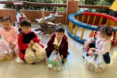 กิจกรรมตักบาตรปีใหม่อนุบาล-68-203