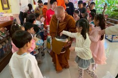 กิจกรรมตักบาตรปีใหม่อนุบาล-68-21