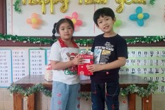 กิจกรรมตักบาตรปีใหม่อนุบาล-68-231