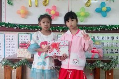 กิจกรรมตักบาตรปีใหม่อนุบาล-68-232