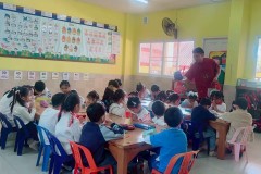 กิจกรรมตักบาตรปีใหม่อนุบาล-68-238