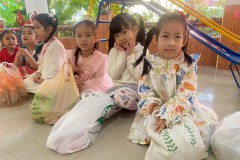 กิจกรรมตักบาตรปีใหม่อนุบาล-68-26