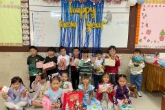 กิจกรรมตักบาตรปีใหม่อนุบาล-68-265