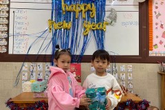 กิจกรรมตักบาตรปีใหม่อนุบาล-68-266