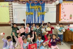 กิจกรรมตักบาตรปีใหม่อนุบาล-68-275