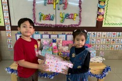 กิจกรรมตักบาตรปีใหม่อนุบาล-68-293