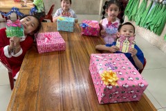 กิจกรรมตักบาตรปีใหม่อนุบาล-68-302