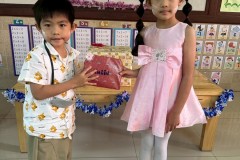 กิจกรรมตักบาตรปีใหม่อนุบาล-68-305