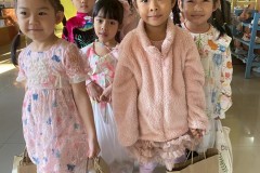 กิจกรรมตักบาตรปีใหม่อนุบาล-68-32