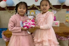 กิจกรรมตักบาตรปีใหม่อนุบาล-68-328