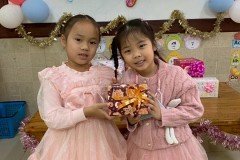 กิจกรรมตักบาตรปีใหม่อนุบาล-68-329