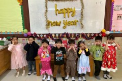 กิจกรรมตักบาตรปีใหม่อนุบาล-68-86