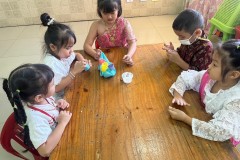 กิจกรรมบ้านลูกรักลอยกระทงอนุบาล-ปีการศึกษา-2567-102