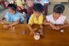 กิจกรรมบ้านลูกรักลอยกระทงอนุบาล-ปีการศึกษา-2567-47