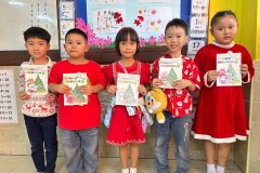 Merry-Christmas-Kindergarten-2024-133