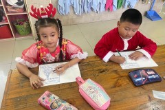 Merry-Christmas-Kindergarten-2024-92